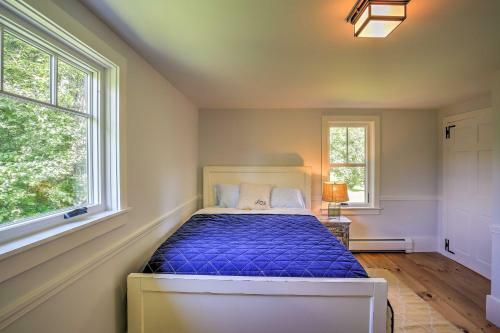 Pet-friendly House With Deck - 10 Mi To Stowe Mtn!