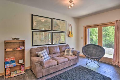 Timber Frame Cabin With South Holston Lake Views