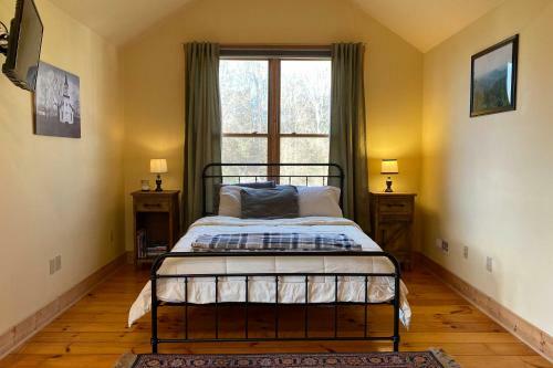 Timber Frame Cabin With South Holston Lake Views