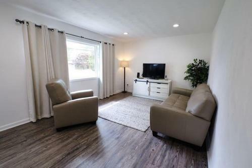 Sweet Retreat Near The Beach