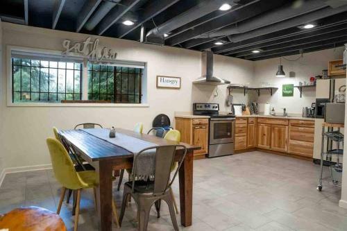 Hostal Mountainside Hideaway Retreat With Hot Tub!