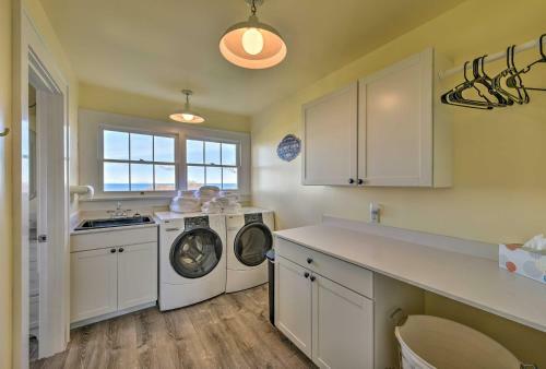 Port Angeles Colonial Home With Waterfront Views!