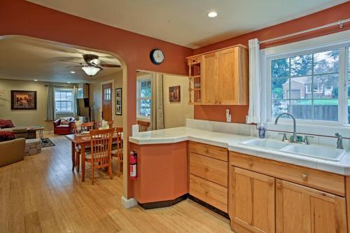 Craftsman-style Home 6 Miles From Downtown Seattle
