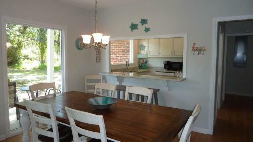 Sea La Vie By Jekyll Realty