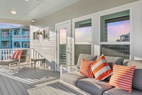Gulf-view New-build With Pool & On-site Beach Access Home
