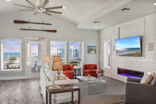 Gulf-view New-build With Pool & On-site Beach Access Home