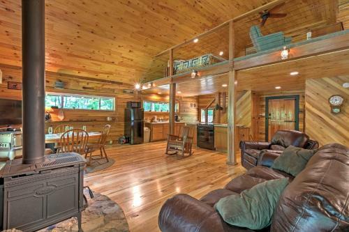Lyndhurst Cabin On Farm With Pond And Stocked Stream!