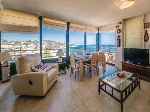 Apartment C/cel I Mar 8, �tico