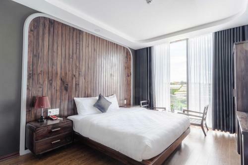 ?� L?t Mega Sky Hotel
