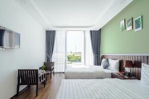 ?� L?t Mega Sky Hotel