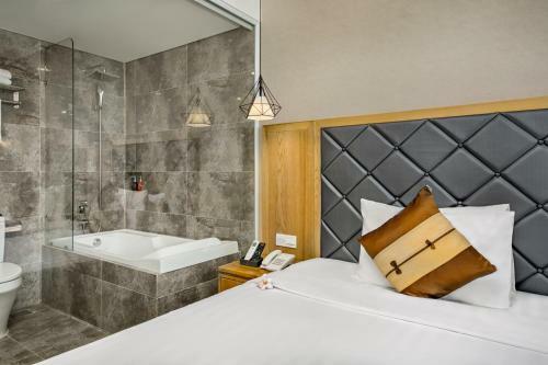 Grand Sunrise Boutique Hotel