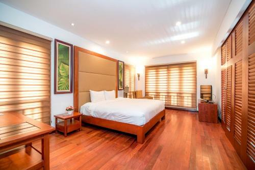 Emblemsea Furama Da Nang Beach Villa