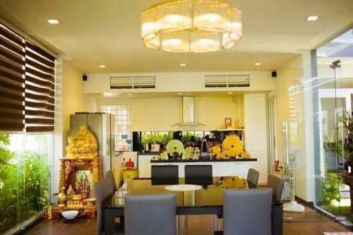 Riverside Villa Homestay