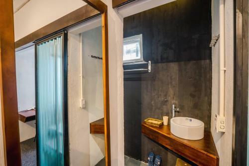 The Garden Hotel & Apartment