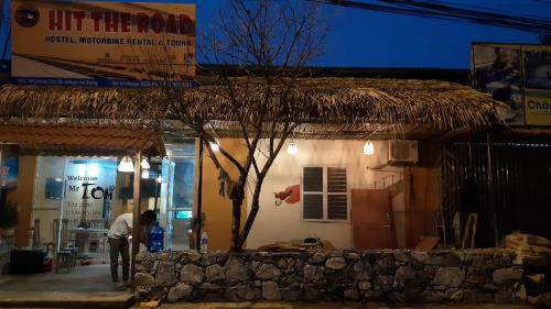 Hit The Road Ha Giang Hostel And Tours