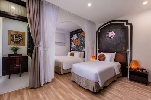 Hanoi Lullaby Hotel And Travel