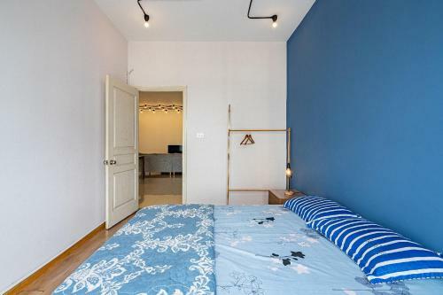 Aparta Service Apartment