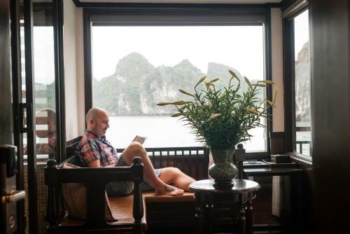 Sena Cruises - Wonder On Lan Ha Bay