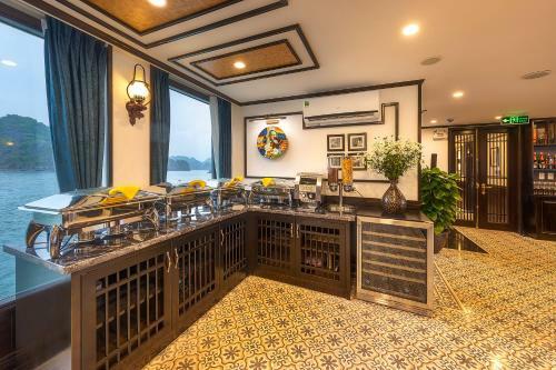 Sena Cruises - Wonder On Lan Ha Bay