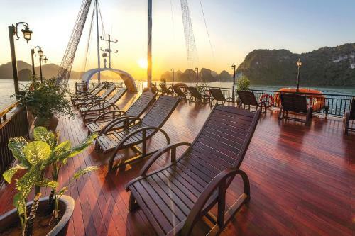 Sena Cruises - Wonder On Lan Ha Bay