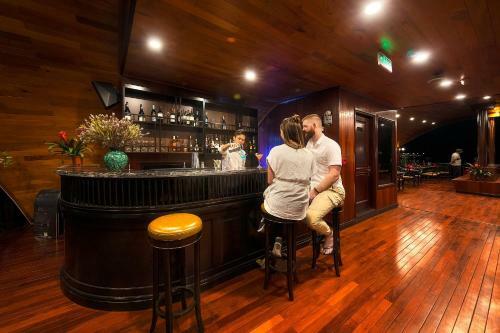 Sena Cruises - Wonder On Lan Ha Bay