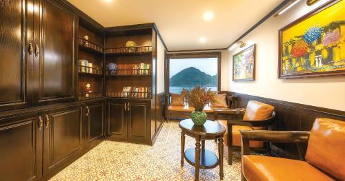 Sena Cruises - Wonder On Lan Ha Bay