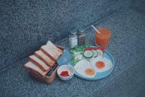 The 1993 Homestay