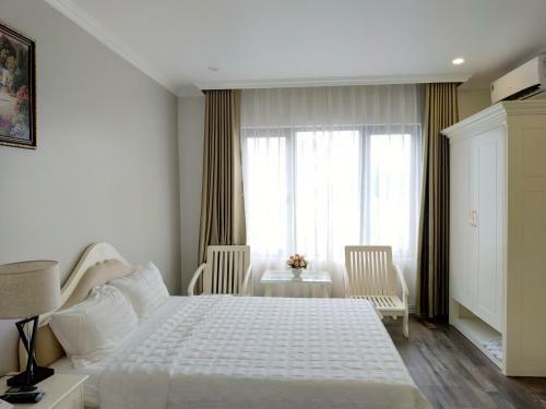 Kh�ch S?n Ng?c Lan H? Long Hotel