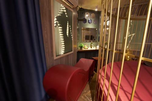 Cozi 9 Hotel - Theme Hotel
