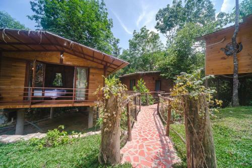 Hostal Phu Quoc Sen Lodge Bungalow Village