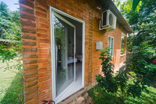 Hostal Phu Quoc Sen Lodge Bungalow Village