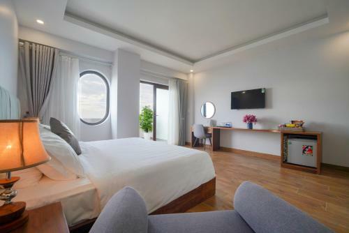 The May Beach Hotel