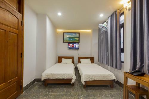 Ayaru Hotel