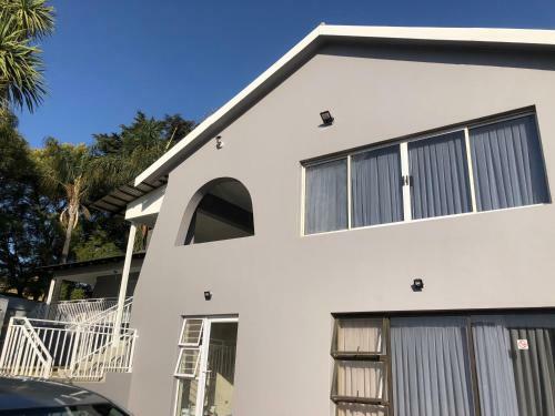 8 On Acacia Bed & Breakfast