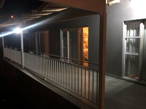 8 On Acacia Bed & Breakfast