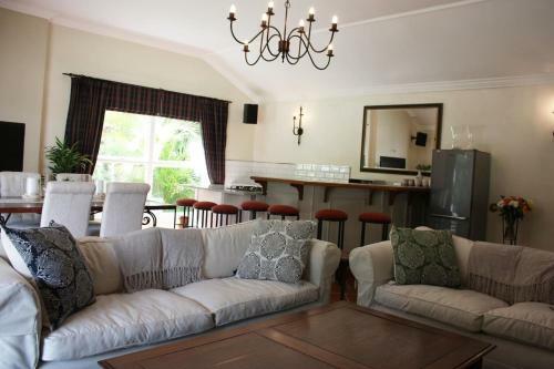 Bed & Breakfast Camelot In Constantia