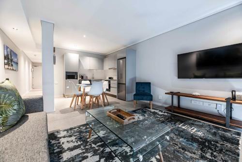 Apartamento 603 The Cosmopolitan... Luxury Living!