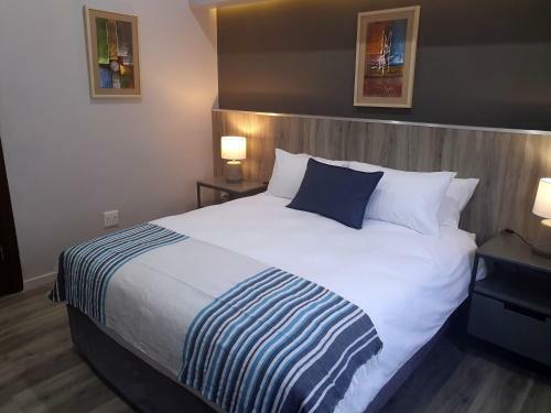 La Orchard Hotel