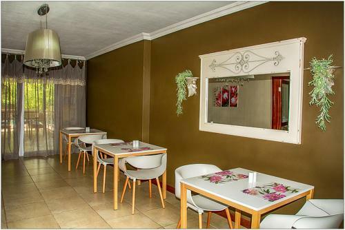 Hostal Kroon Manor