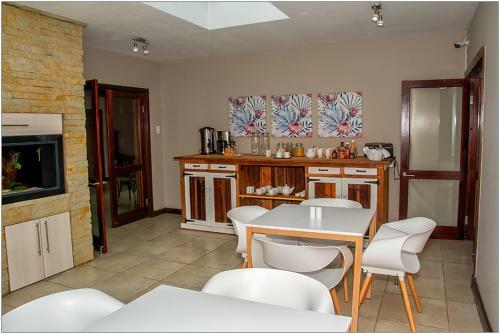 Hostal Kroon Manor