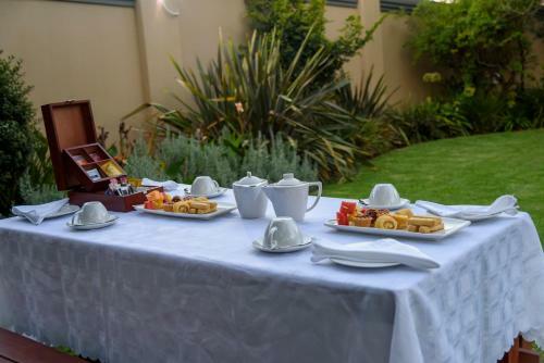 Equestrian Royal Hotel Boutique & Spa
