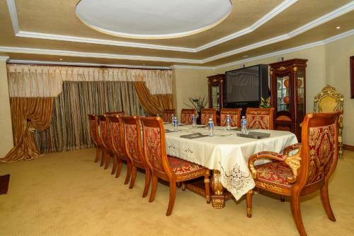 Equestrian Royal Hotel Boutique & Spa