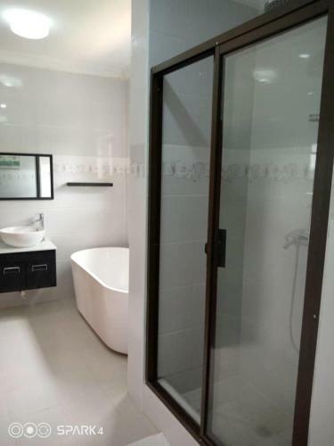 Villa 3 Bedrooms Exclusive House In Mass Media