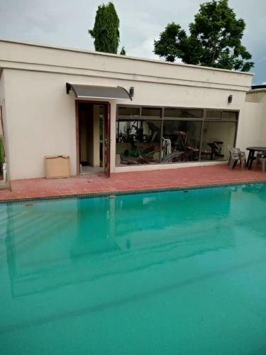3 Bedrooms Exclusive House In Northmead