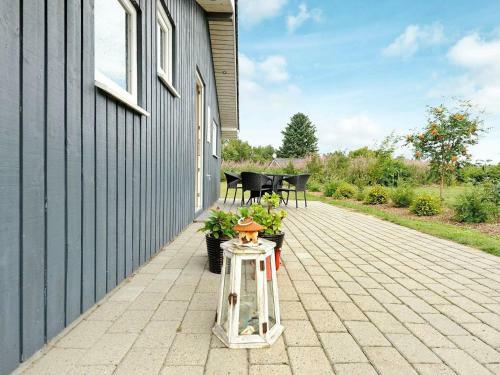 Three-bedroom Holiday Home In Oksb�l 28
