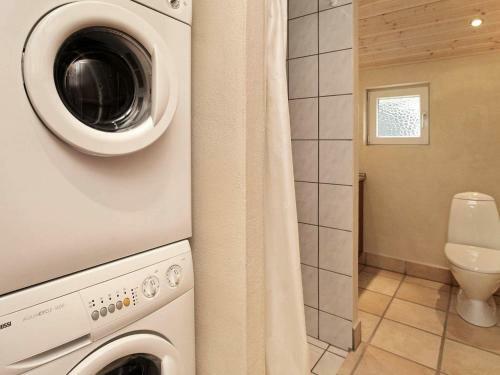 Three-bedroom Holiday Home In Oksb�l 35