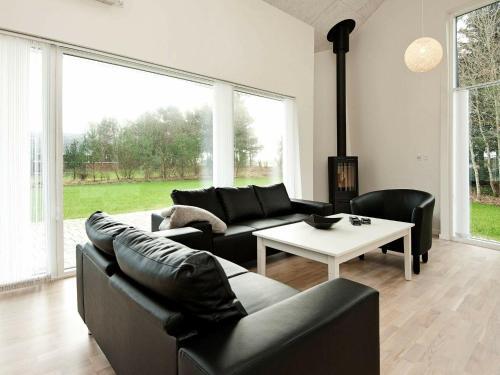 Three-bedroom Holiday Home In Oksb�l 33