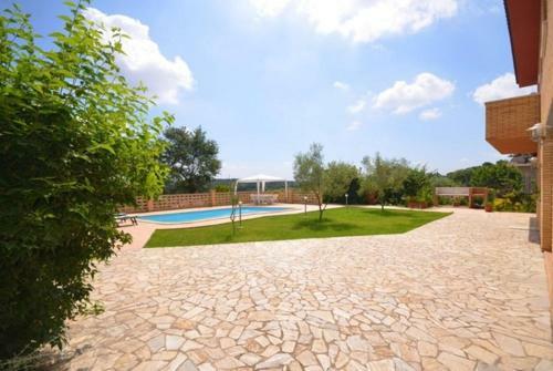 Vallcanera Villa Sleeps 8 Pool