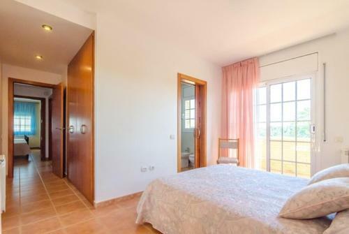 Vallcanera Villa Sleeps 8 Pool