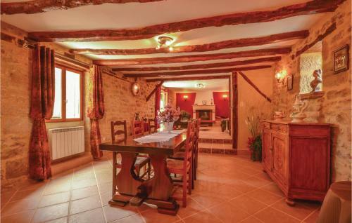 Three-bedroom Holiday Home In Terrasspn-lavilledieu